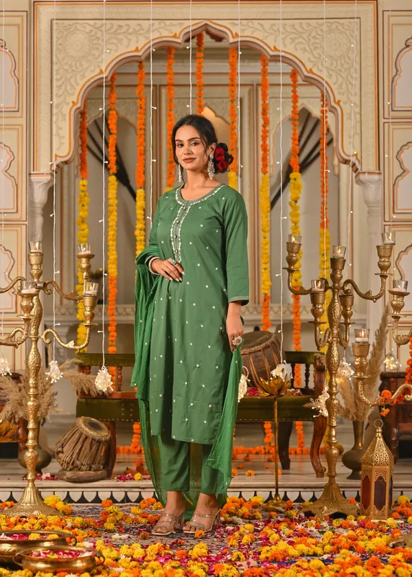 Emerald_Green_Embroidered_Cotton_Suit_Set_With_Dupatta