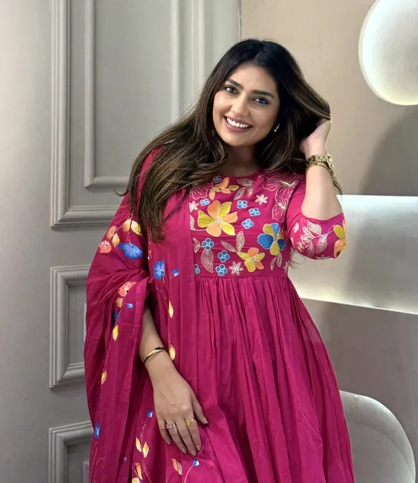 Magenta_Floral_Embroidered_Anarkali_Kurta_Set_with_Dupatta