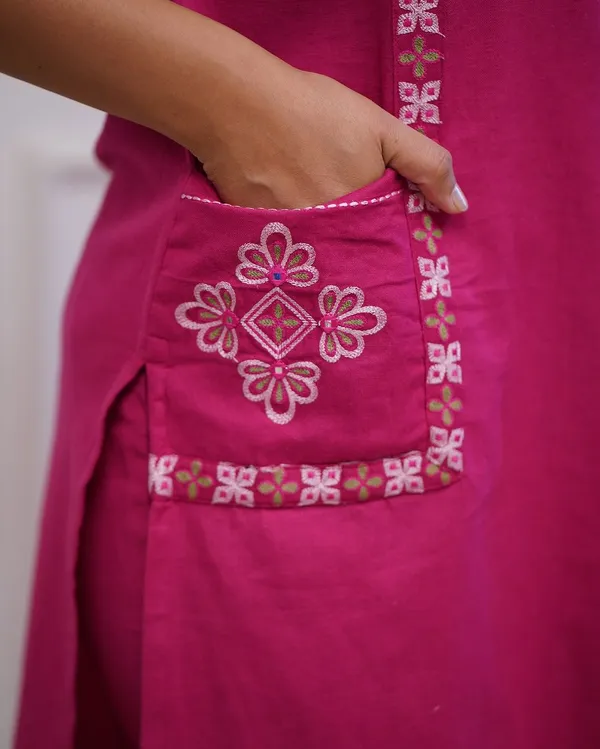 Women's_Fuchsia_Pink_Embroidered_Kurta_Set