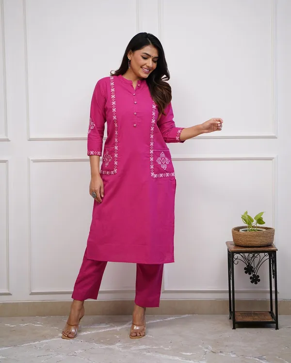 Women's_Fuchsia_Pink_Embroidered_Kurta_Set