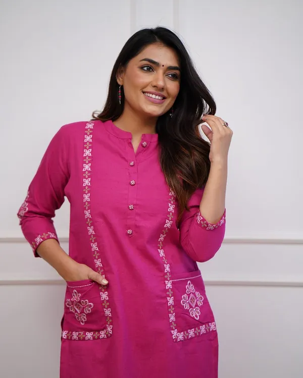 Women's_Fuchsia_Pink_Embroidered_Kurta_Set