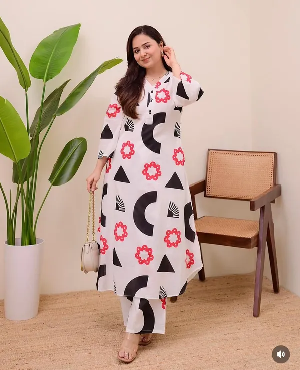 White_Geometric_Floral_Printed_Kurta_Set