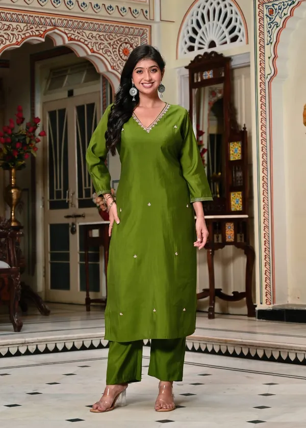 Elegant_Olive_Green_Silk_Suit_Set