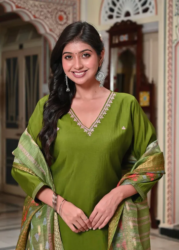 Elegant_Olive_Green_Silk_Suit_Set