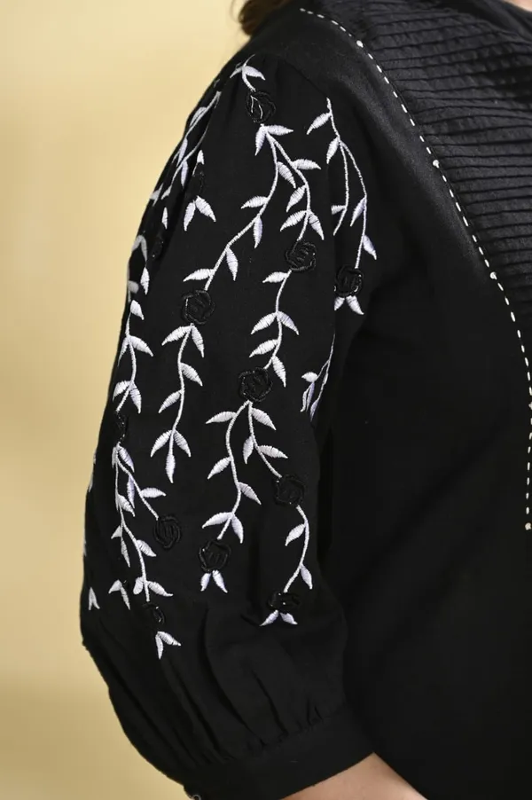 Classic_Black_Embroidered_Cotton_Kurta_Set