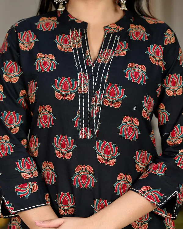 Black_Floral_Printed_Cotton_Kurta_Set
