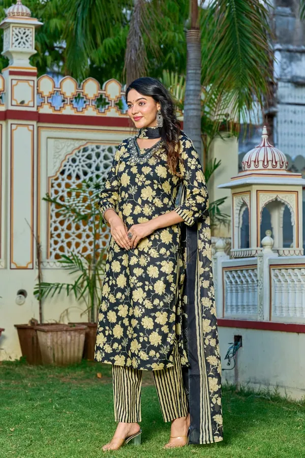 Elegant_Black_&_Gold_Floral_Printed_Cotton_Suit_Set