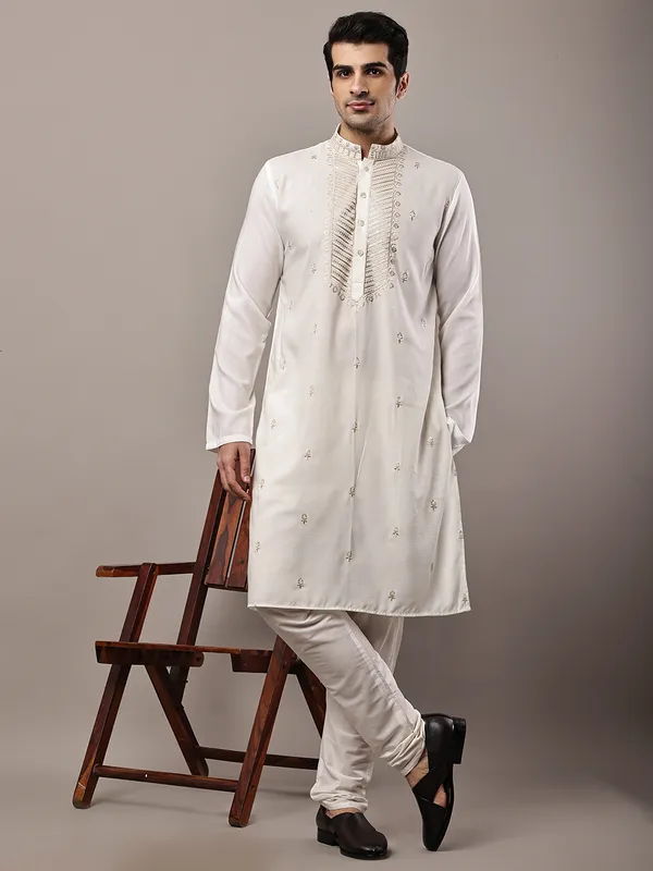 Off-White_Embroidered_Kurta_Set_with_Cream_Pajama_For_Men