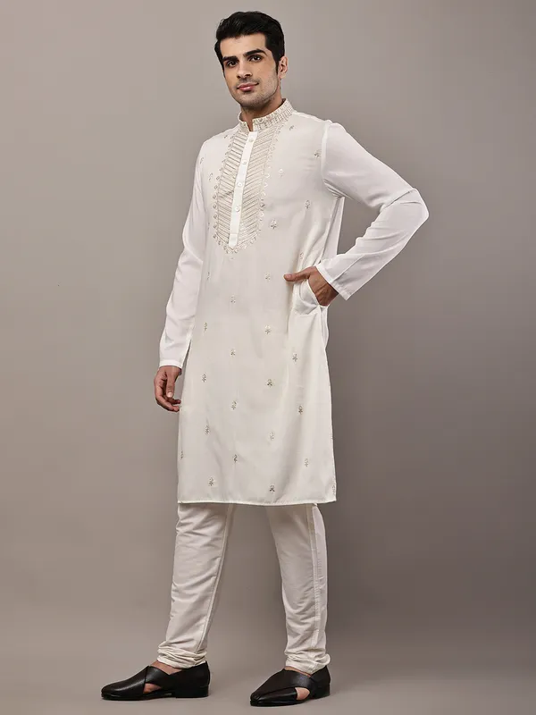 Off-White_Embroidered_Kurta_Set_with_Cream_Pajama_For_Men