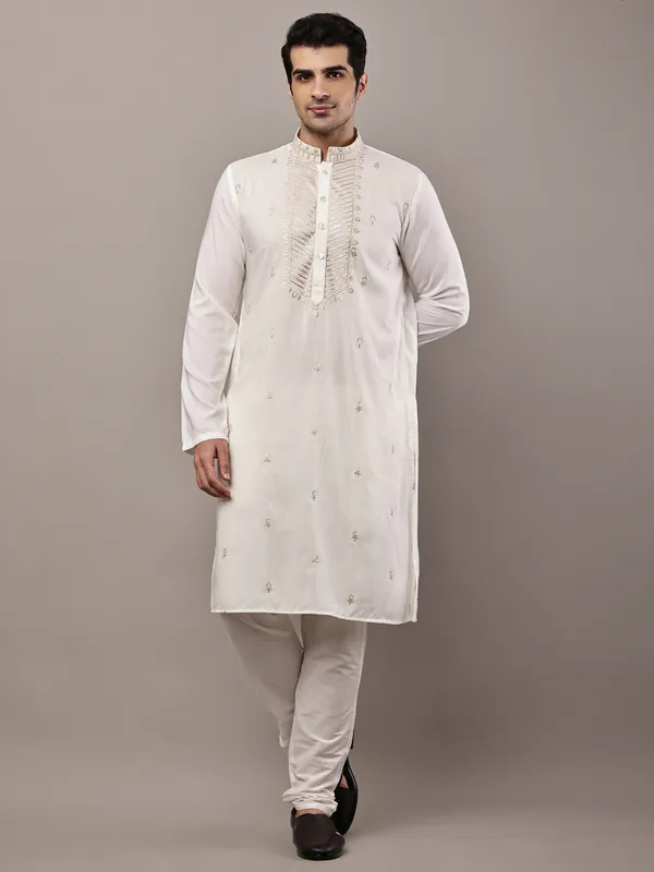 Off-White_Embroidered_Kurta_Set_with_Cream_Pajama_For_Men