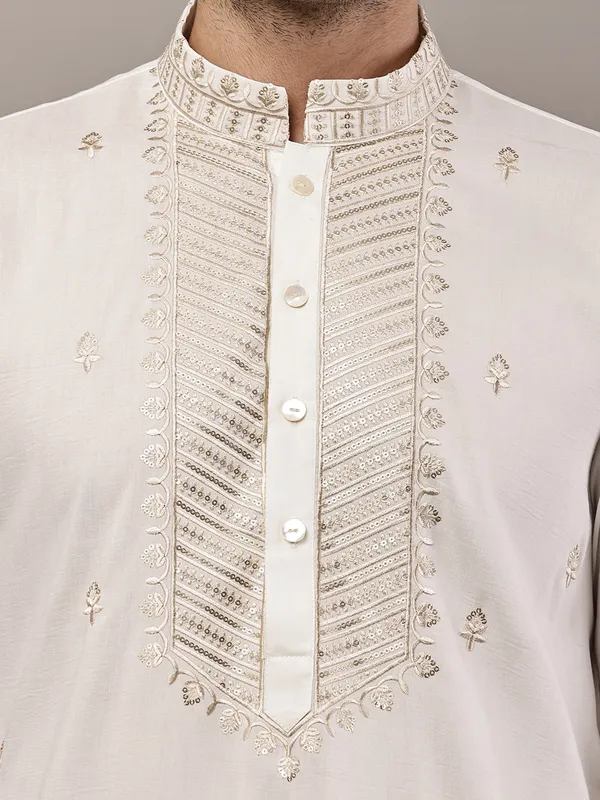 Off-White_Embroidered_Kurta_Set_with_Cream_Pajama_For_Men