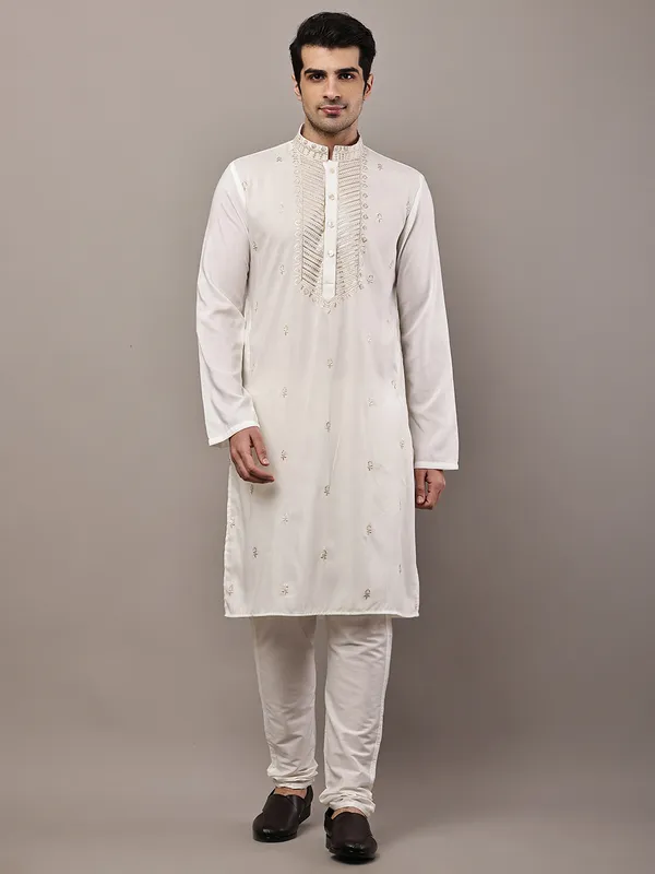 Off-White_Embroidered_Kurta_Set_with_Cream_Pajama_For_Men