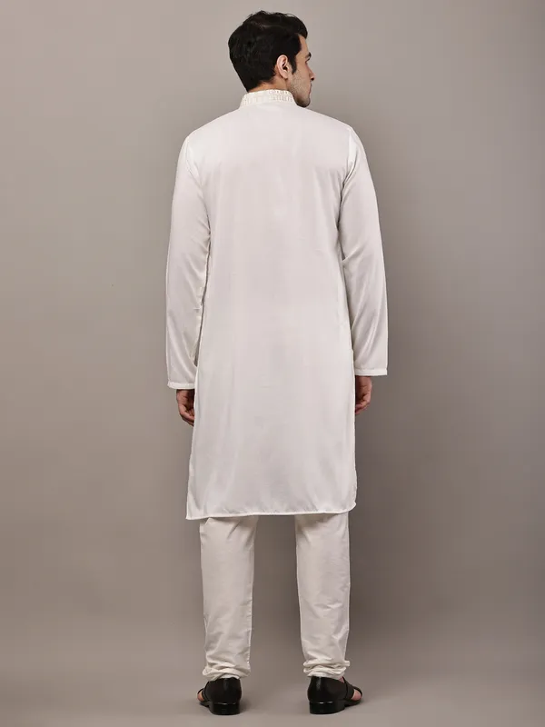 Off-White_Embroidered_Kurta_Set_with_Cream_Pajama_For_Men