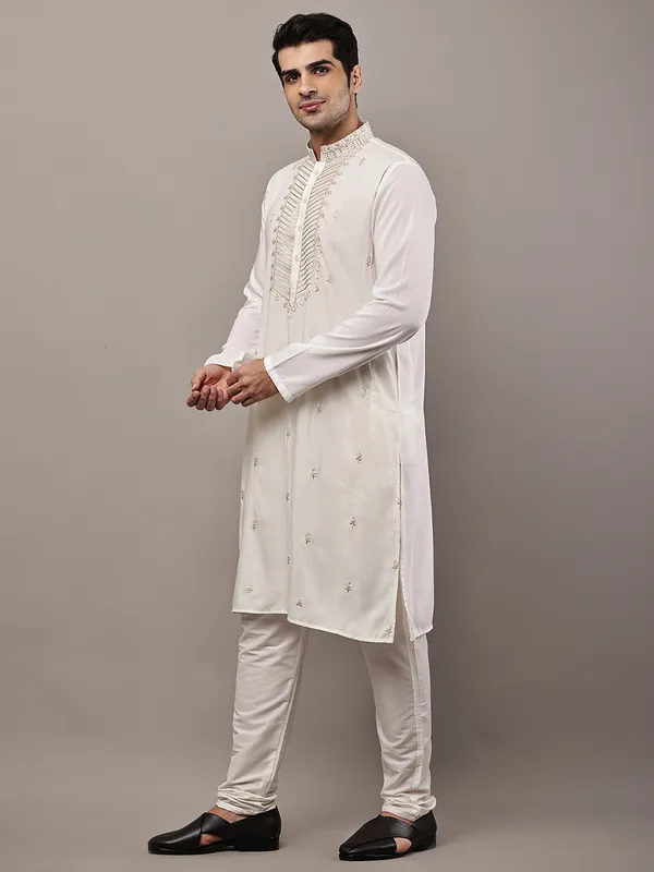 Off-White_Embroidered_Kurta_Set_with_Cream_Pajama_For_Men