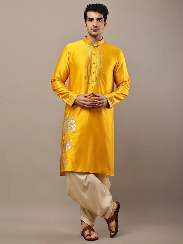 Yellow_Embroidered_Kurta_with_Contrast_Threadwork_&_Decorative_Motif_For_Men