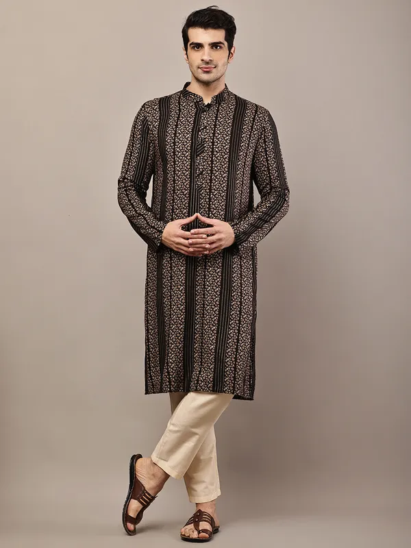 Black_Textured_Threadwork_Kurta_with_Traditional_Off-White_Viscose_Pyjama_For_Men