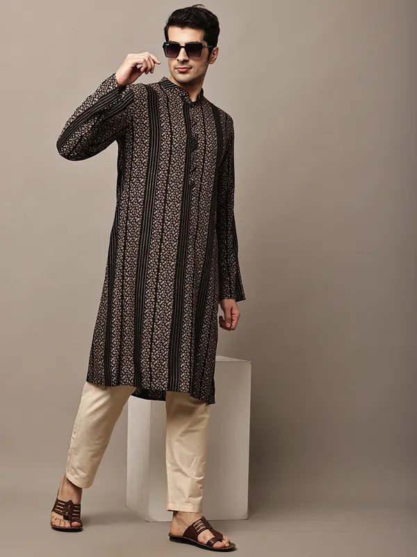 Black_Textured_Threadwork_Kurta_with_Traditional_Off-White_Viscose_Pyjama_For_Men
