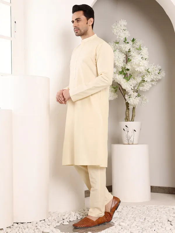 Cream_Straight_Viscose_Silk_Slub_Effect_Kurta_For_Men