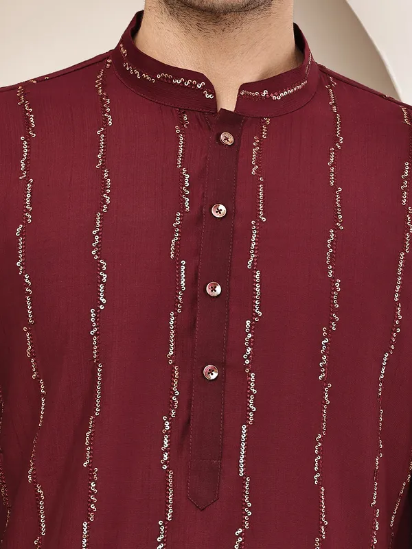 Maroon_Textured_Threadwork_Kurta_For_Men