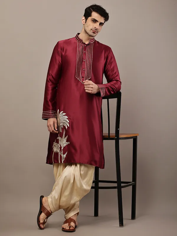 Maroon_Embroidered_Kurta_with_Contrast_Threadwork_&_Decorative_Motif_For_Men