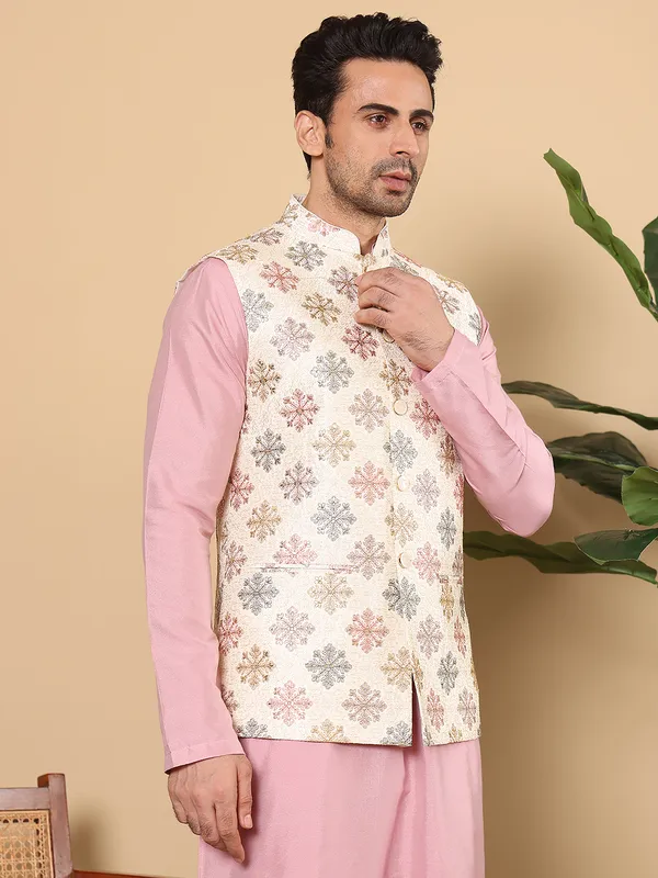 Men's_White_Embroidered_Nehru_Jacket