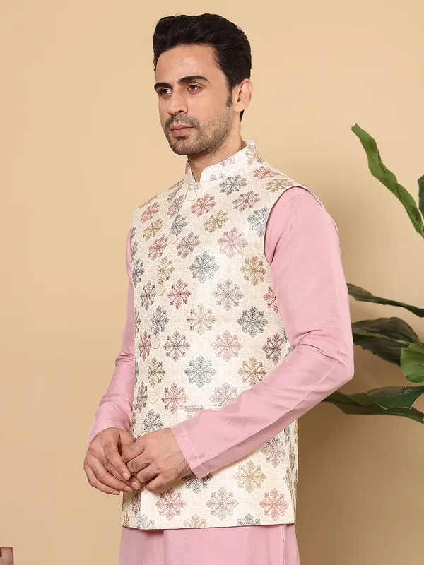 Men's_White_Embroidered_Nehru_Jacket