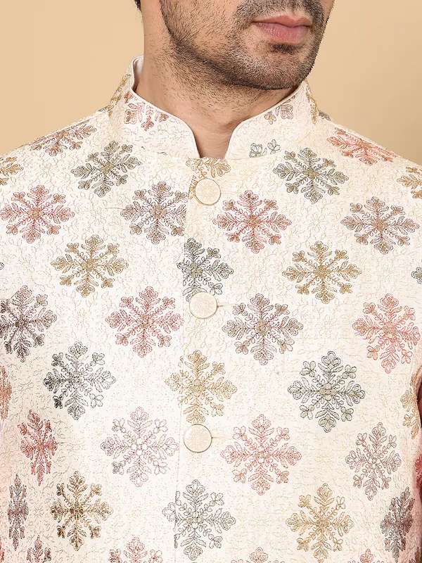 Men's_White_Embroidered_Nehru_Jacket