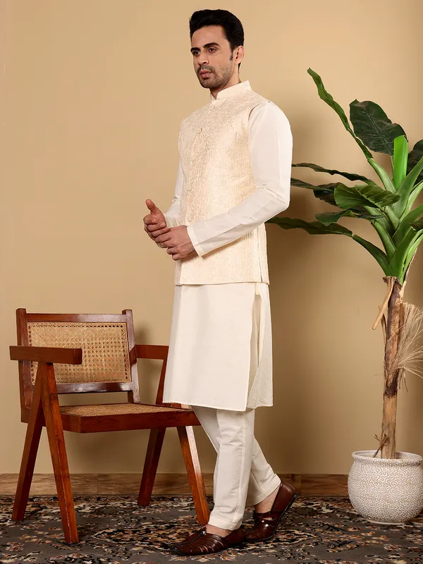 Men's_Cream_Embroidered_Nehru_Jacket