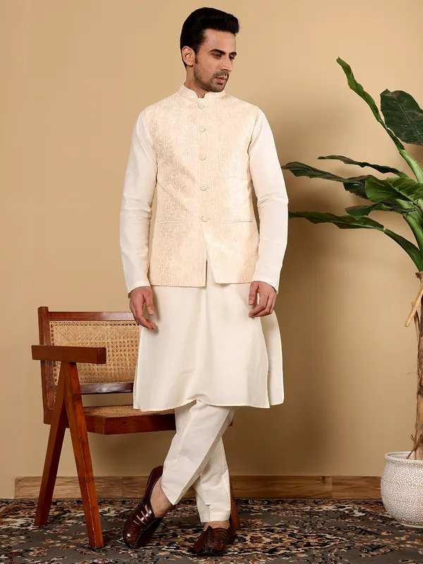 Men's_Cream_Embroidered_Nehru_Jacket
