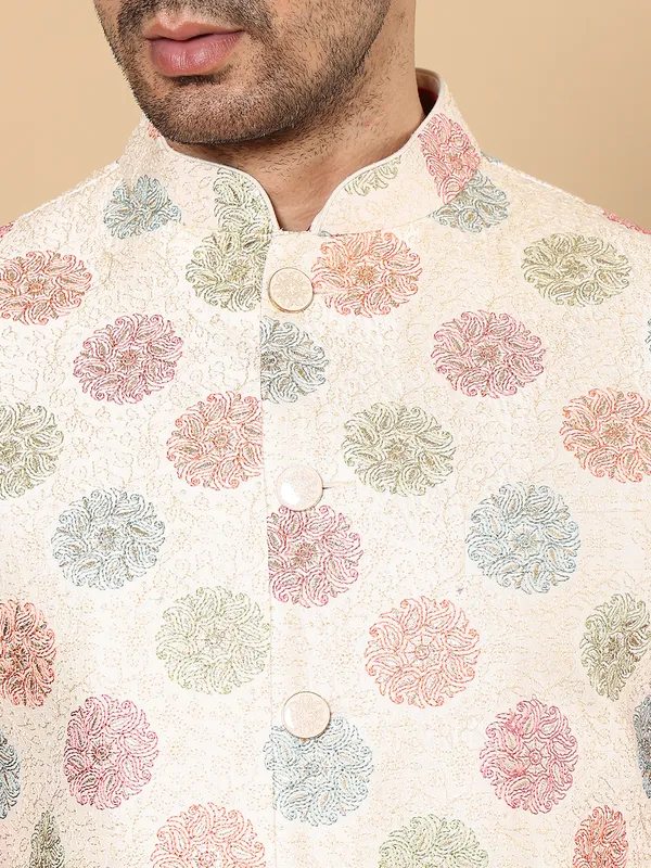 Men's_White_Embroidered_Nehru_Jacket