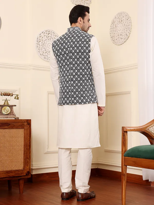 Men's_Multi_Embroidered_Nehru_Jacket