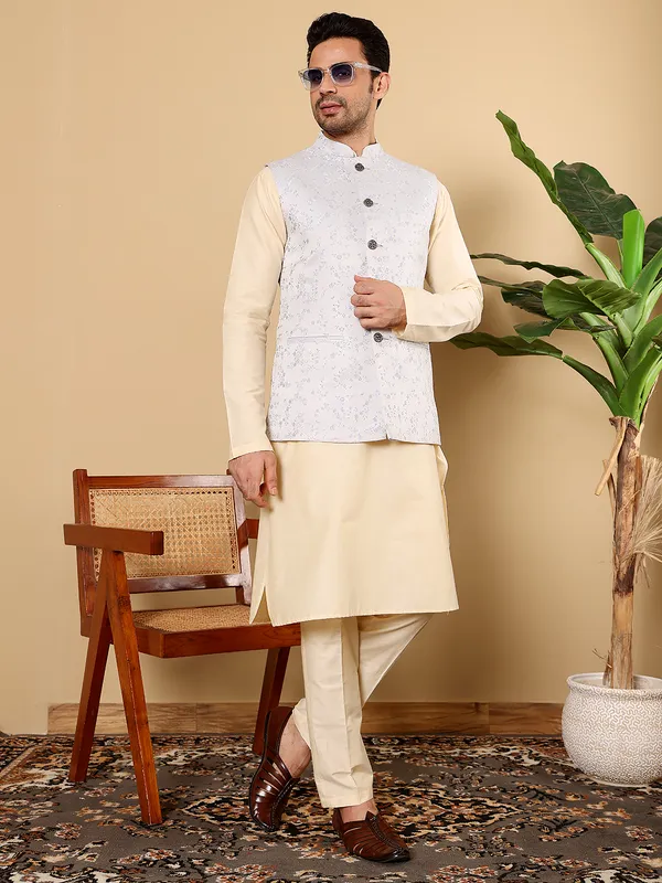 Men's_Black_and_White_Embroidered_Nehru_Jacket