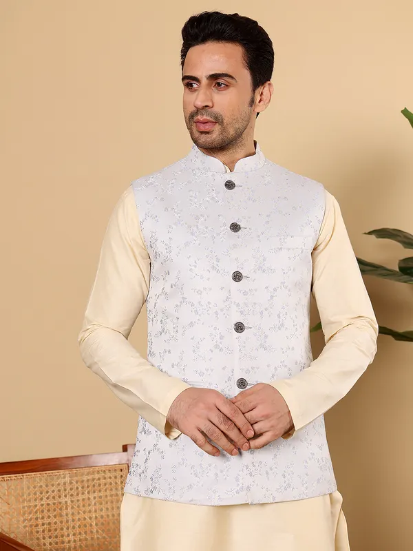Men's_Black_and_White_Embroidered_Nehru_Jacket