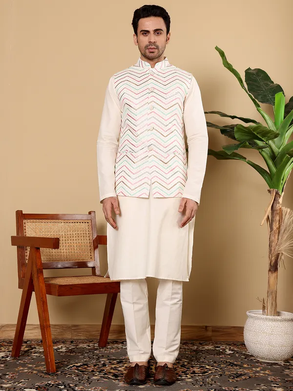 Men's_White_Embroidered_Nehru_Jacket