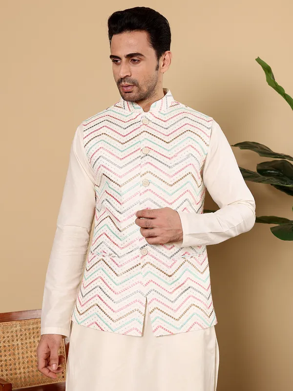 Men's_White_Embroidered_Nehru_Jacket