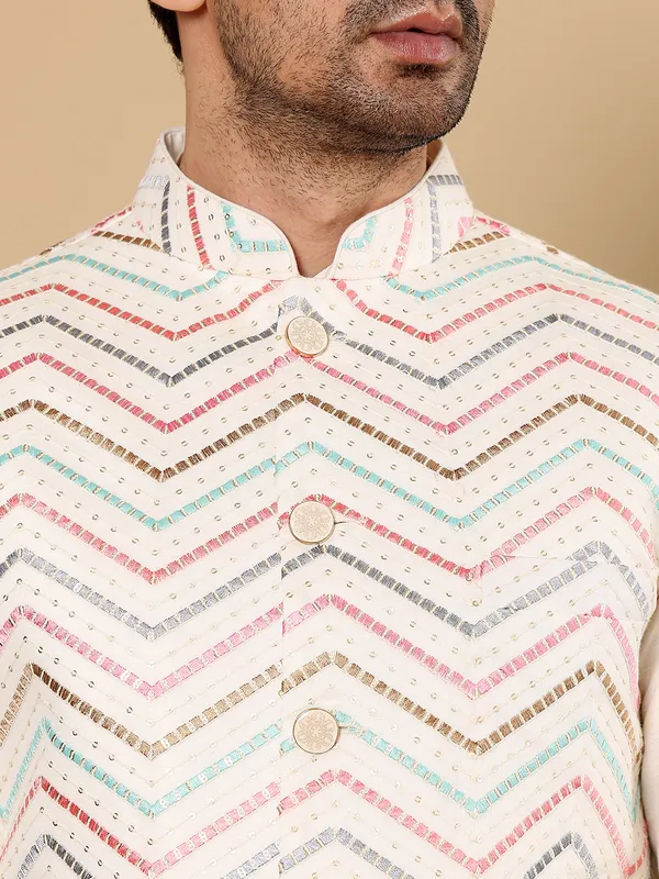 Men's_White_Embroidered_Nehru_Jacket