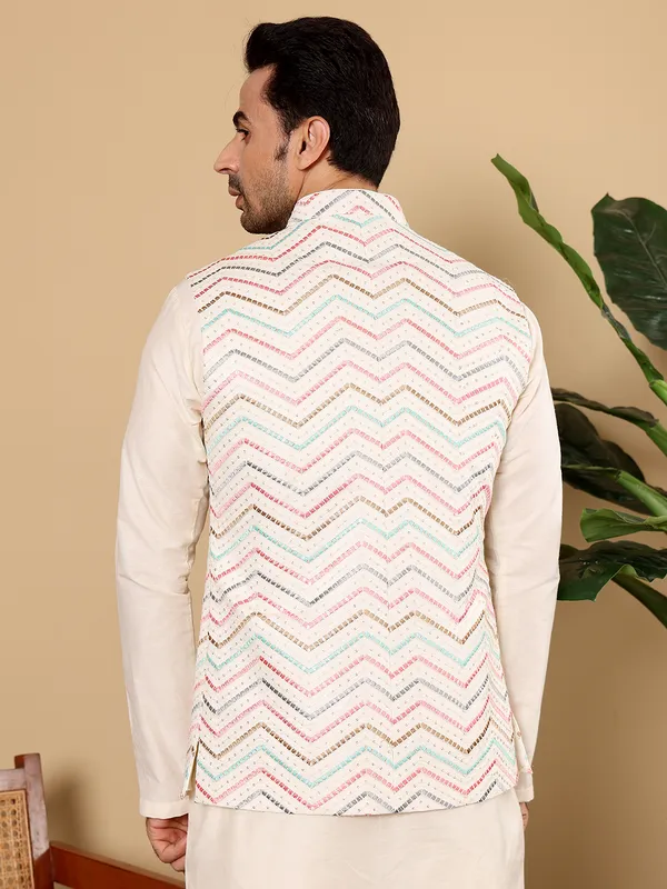 Men's_White_Embroidered_Nehru_Jacket