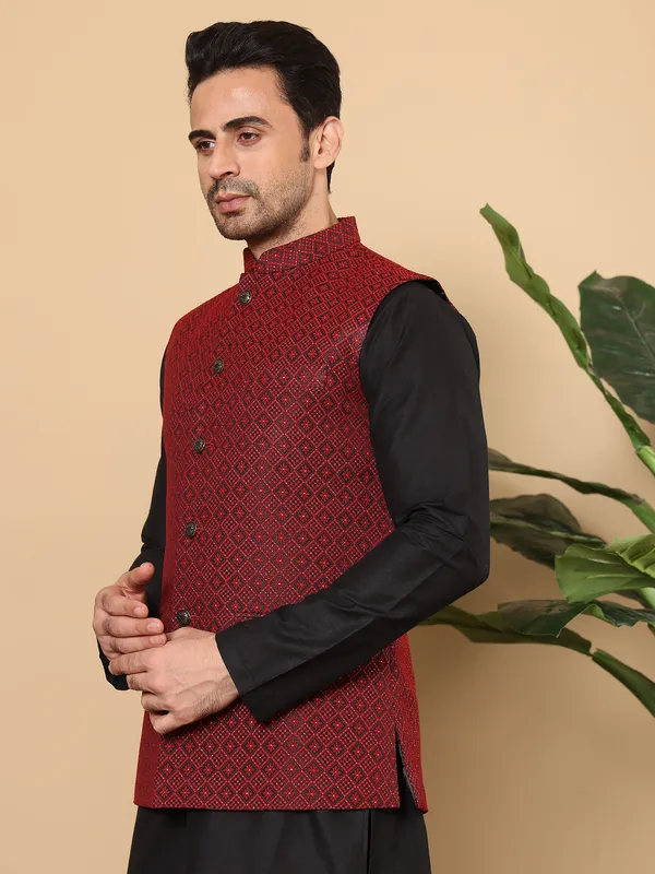 Men's_Red_Embroidered_Nehru_Jacket
