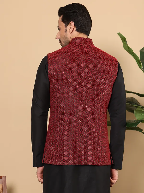 Men's_Red_Embroidered_Nehru_Jacket