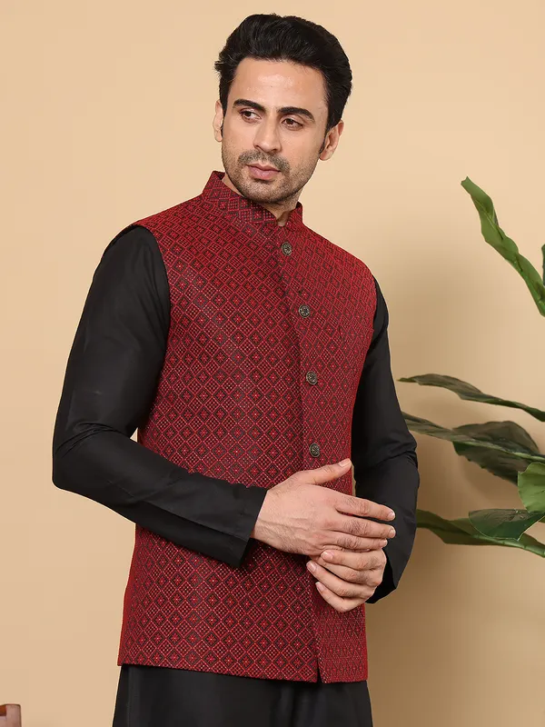Men's_Red_Embroidered_Nehru_Jacket