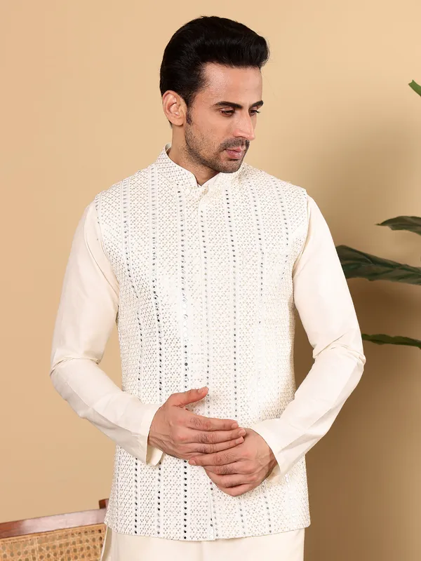 Men's_White_Embroidered_Nehru_Jacket