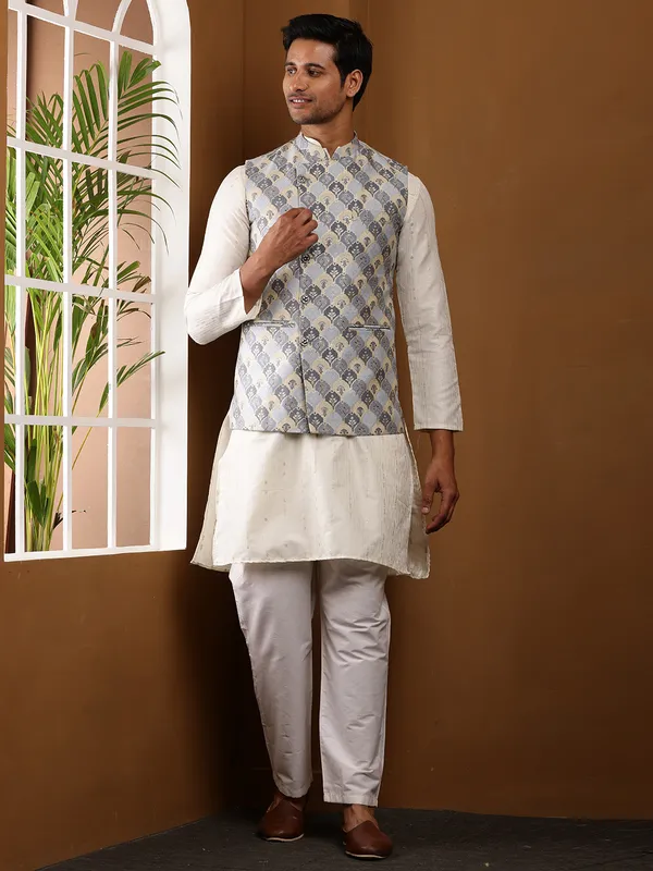 Men_Beige_&_Blue_Viscose_Blend_Embroidery_Nehru_Jacket