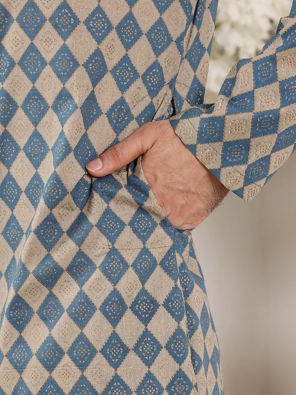 Elegant_Printed_Blue_And_Cream_Straight_Cotton_Kurta_For_Men