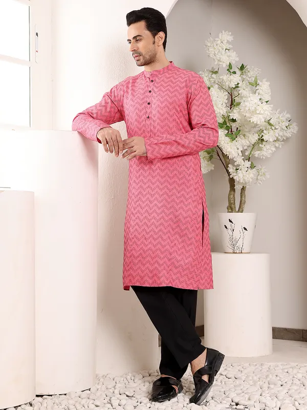 Pink_Straight_Cotton_textured_Kurta_For_Men