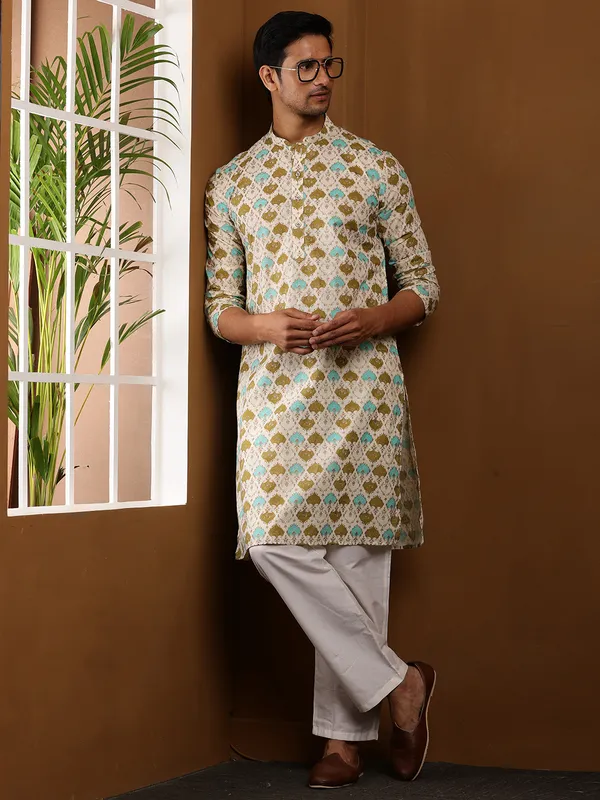 Off-White_Viscose_Blend_All-Over_Geometric_Print_Kurta_For_Men