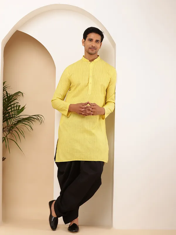 Bright_Yellow_Viscose_Blend_Solid_Finish_And_Mandarin_Collar_Kurta_For_Men