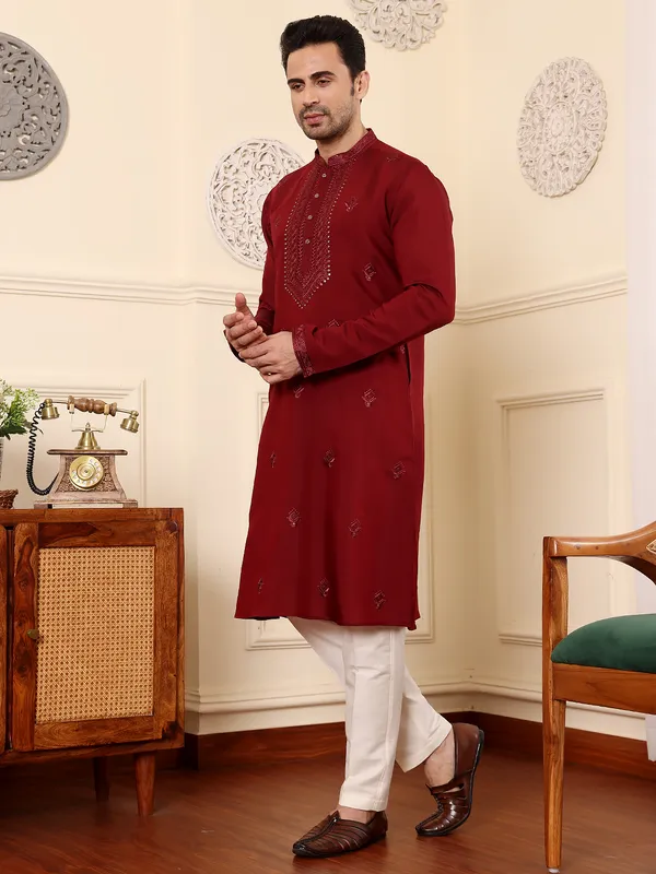 Men's_Dark_Red_Straight_Viscose_Silk_Kurta_with_Embroidered_Neckline_and_Motifs,Off_White_solid_trouser_style_churidar