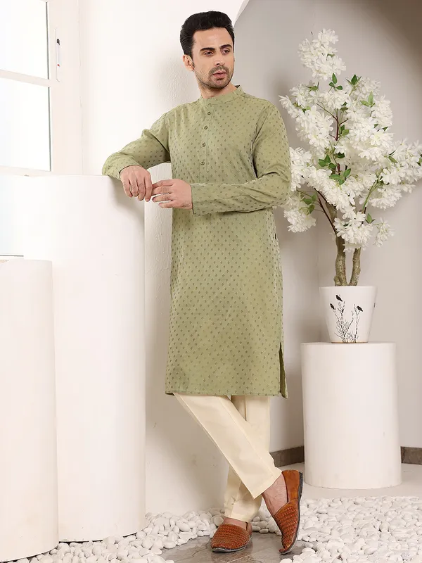 Men's_Green_Straight_Viscose_Silk_kurta_with_Textured_Effect,Cream_solid_trouser_style_churidar