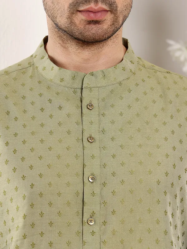 Men's_Green_Straight_Viscose_Silk_kurta_with_Textured_Effect,Cream_solid_trouser_style_churidar