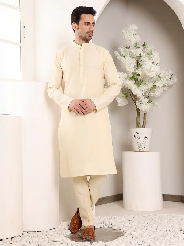 Men's_Sea_Cream_Straight_Viscose_Silk_Kurta_with_Slub_Effect,Cream_solid_trouser_style_churidar